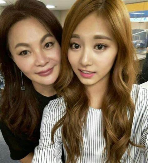 tzuyu mother